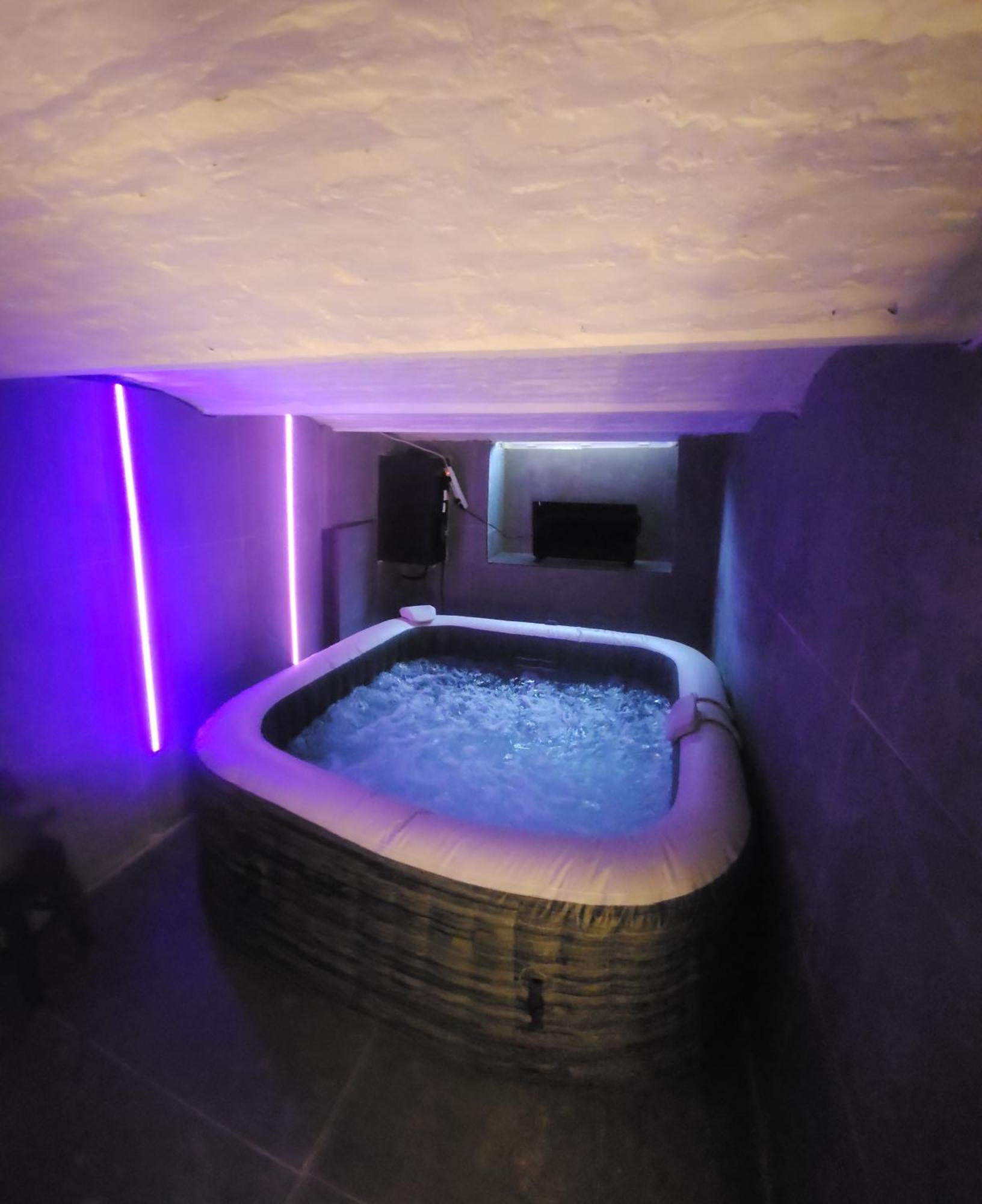 My House Jacuzzi Billiards Casa vacanze *